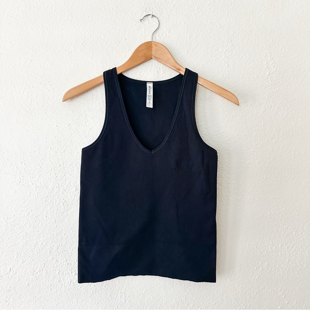 Athleta Womens Aurora Black Seamless Ribbed Waist Length V-Neck Tank Top - Picture 2 of 6